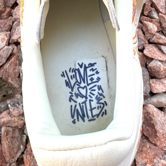 Adidas - Picture 13 of 14